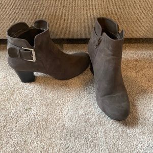 Womens Solanz Camryn Booties